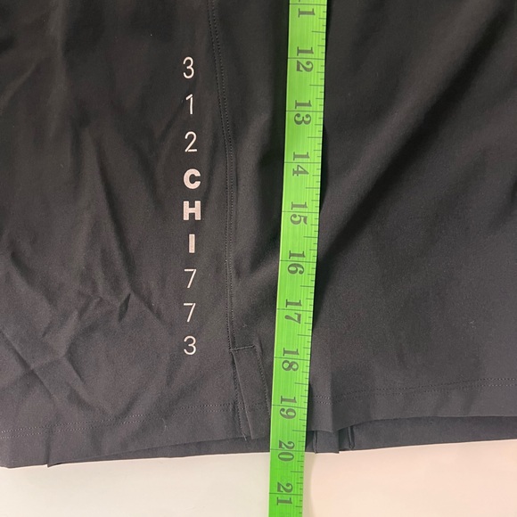 NWOT / Lululemon T.H.E. Short Linerless 9" - Picture 6 of 6